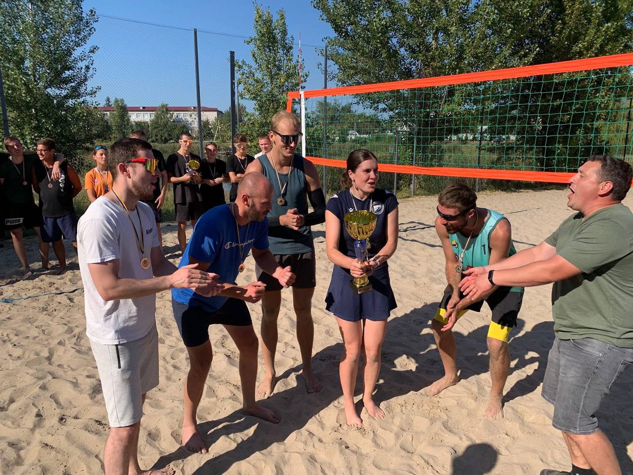 Photo 5335060950795023313 y